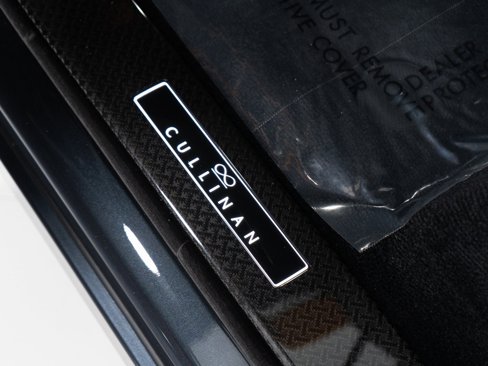 New 2025 Rolls-Royce Cullinan Black Badge image 14