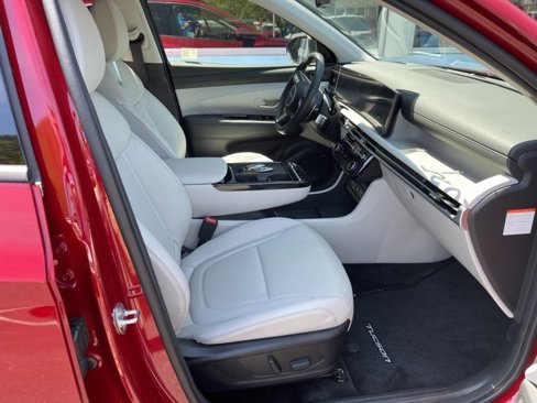 Used 2025 Hyundai Tucson Limited image 6