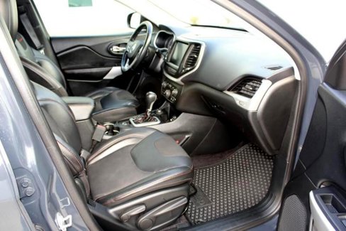 Used 2017 Jeep Cherokee Trailhawk image 19