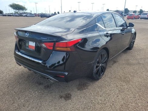 Certified 2022 Nissan Altima 2.5 SR w/ Midnight Edition Package image 6