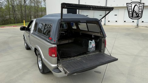 Used 2002 Chevrolet S10 Pickup LS w/ LS Preferred Equipment Group image 15