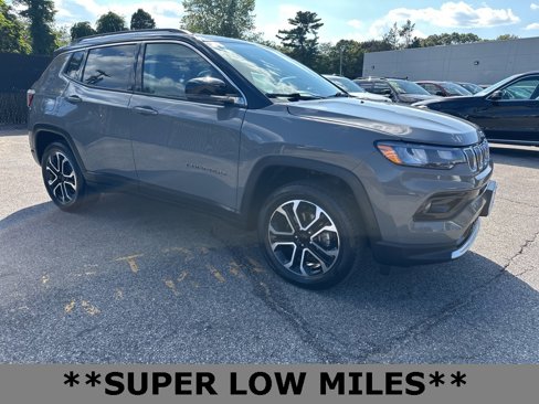 Used 2022 Jeep Compass Limited image 1