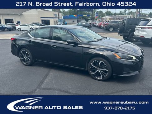 Used 2023 Nissan Altima 2.5 SR image 1