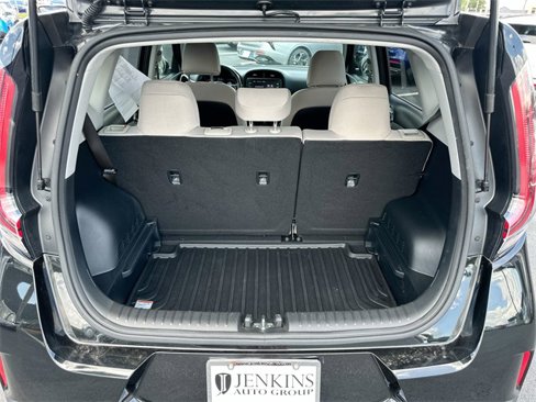 Used 2023 Kia Soul LX w/ LX Technology Package image 8