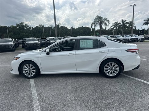 Used 2020 Toyota Camry LE image 9