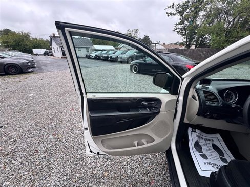 Used 2012 RAM C/V image 23