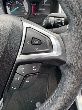 Used 2020 Ford Edge Titanium image 37