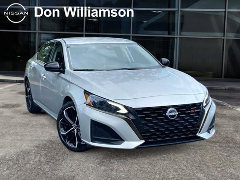 Certified 2023 Nissan Altima 2.5 SR image 1