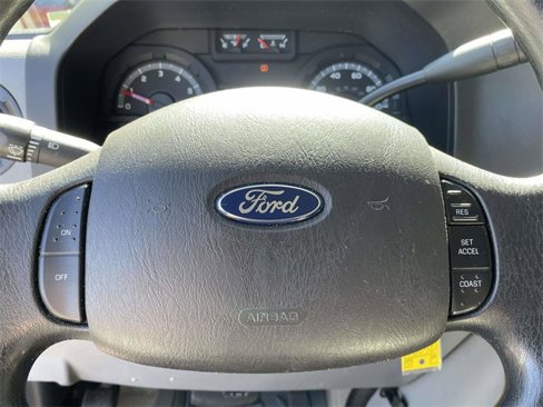 Used 2014 Ford E-350 and Econoline 350 XLT image 17