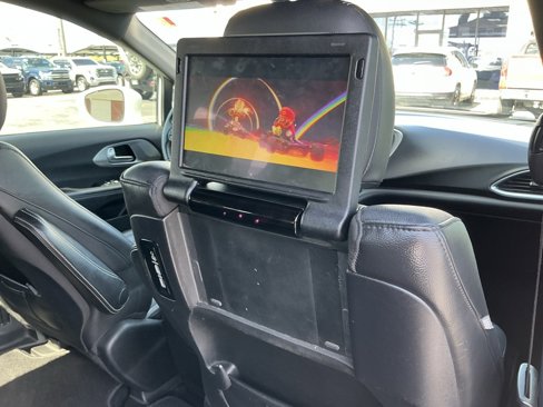 Used 2019 Chrysler Pacifica Touring-L Plus w/ Advanced Safetytec Group image 31