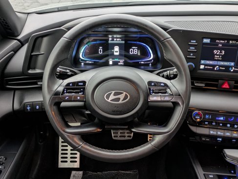 Used 2025 Hyundai Elantra Sport image 23