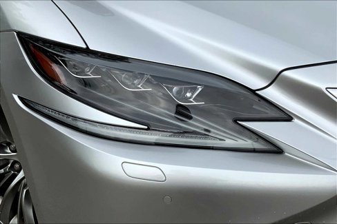 Used 2018 Lexus LS 500 AWD image 25