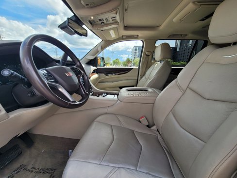 Used 2016 Cadillac Escalade ESV Luxury image 14