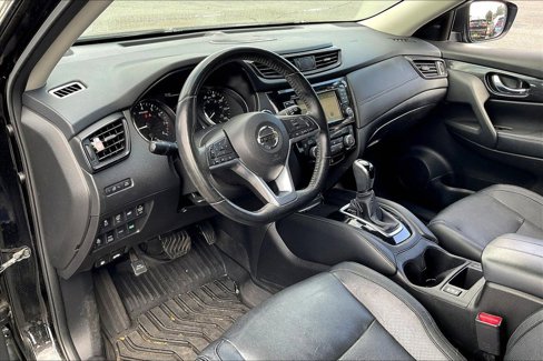 Used 2017 Nissan Rogue SL image 16