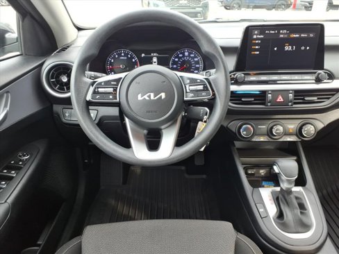 Used 2024 Kia Forte LXS image 9