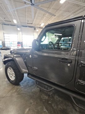 Used 2021 Jeep Gladiator Sport image 40