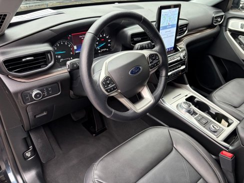 Used 2022 Ford Explorer Limited w/ Limited Technology Package image 16