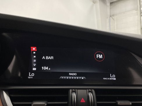 Used 2018 Alfa Romeo Giulia AWD image 17