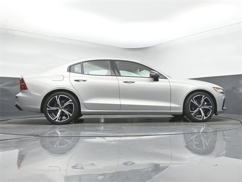 Used 2024 Volvo S60 B5 Plus image 42