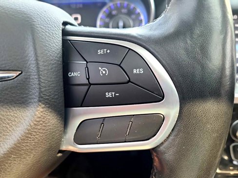 Used 2020 Chrysler 300 Limited image 23