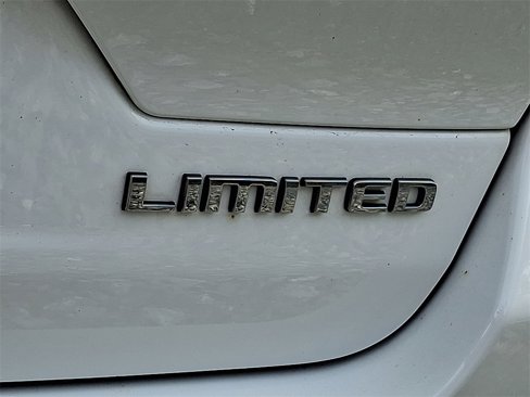 Used 2022 Jeep Grand Cherokee Limited image 33