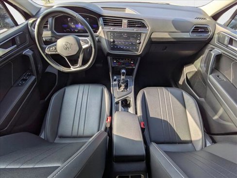 Used 2023 Volkswagen Tiguan SE image 10
