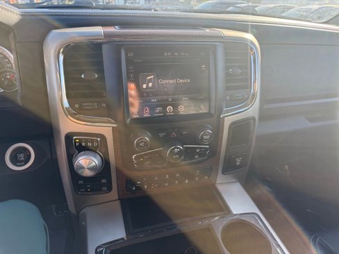 Used 2015 RAM 1500 Laramie w/ Convenience Group image 14