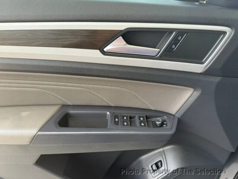 Used 2021 Volkswagen Atlas SE image 23