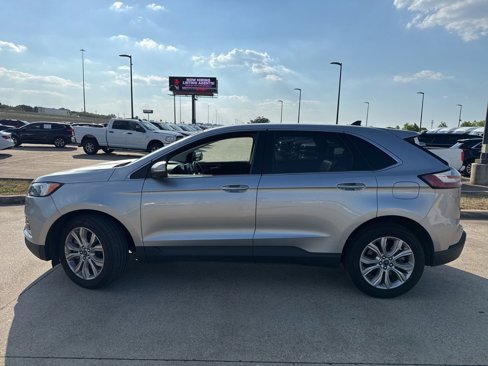 Used 2022 Ford Edge Titanium image 3