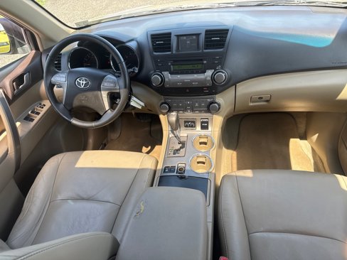 Used 2010 Toyota Highlander SE image 25