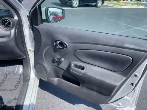 Used 2017 Nissan Versa S Plus image 7