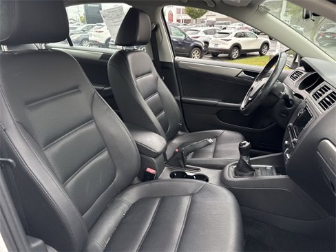 Used 2017 Volkswagen Jetta SE image 13