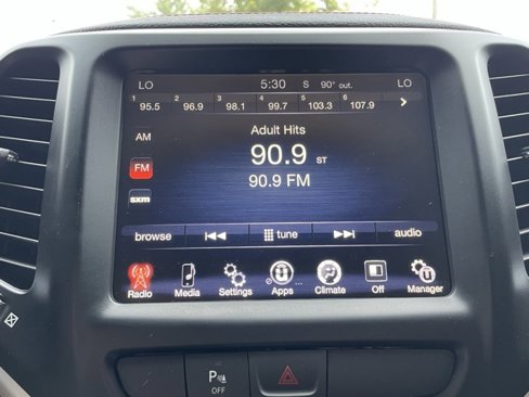 Used 2018 Jeep Cherokee Trailhawk image 14