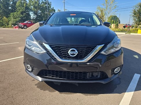 Used 2019 Nissan Sentra SR image 2
