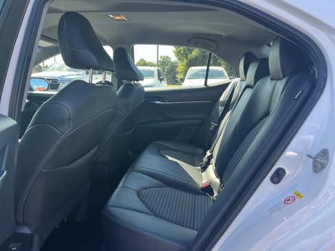Used 2018 Toyota Camry SE image 10