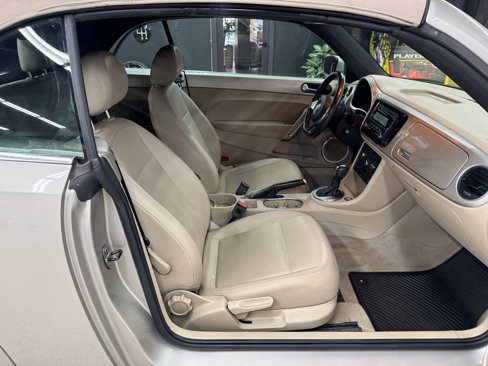 Used 2013 Volkswagen Beetle 2.5 image 20