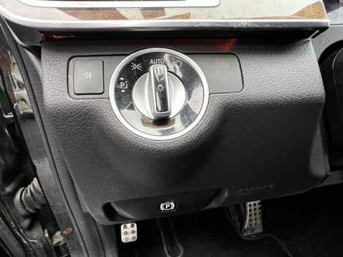 Used 2015 Mercedes-Benz E 250 BlueTEC Sedan image 15