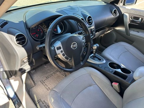 Used 2013 Nissan Rogue SV image 10