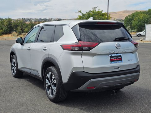 Used 2023 Nissan Rogue SV image 4