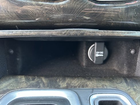 Used 2016 Chrysler 300 C image 30