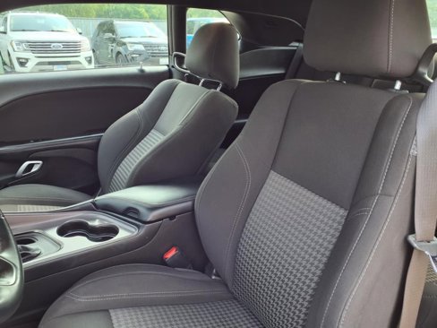 Used 2023 Dodge Challenger SXT image 15