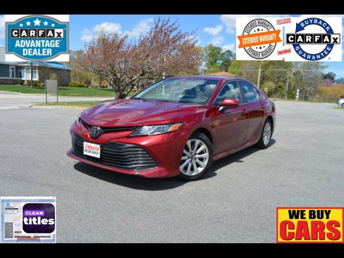 Used 2020 Toyota Camry LE image 1