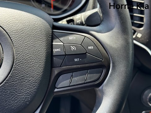 Used 2019 Jeep Cherokee Trailhawk w/ Comfort/Convenience Group image 18