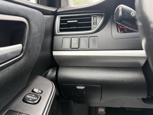 Used 2015 Toyota Camry XSE image 28