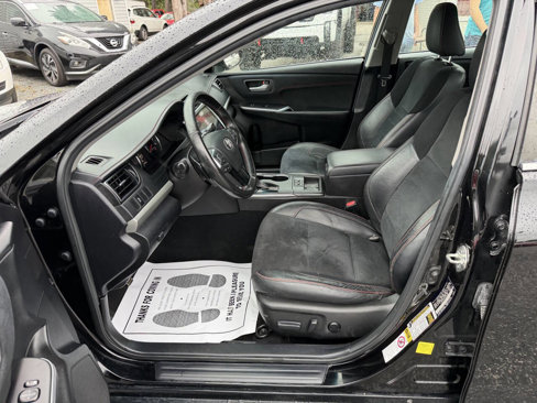 Used 2015 Toyota Camry XSE image 12