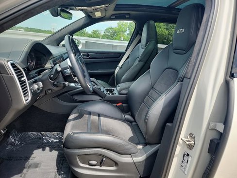 Certified 2023 Porsche Cayenne GTS image 5