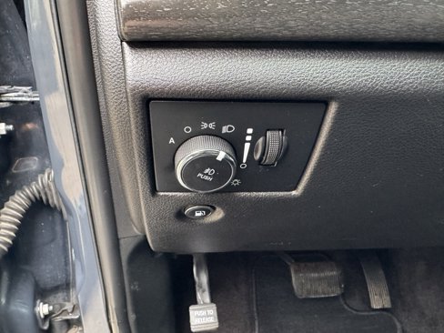 Used 2018 Jeep Grand Cherokee Altitude image 12