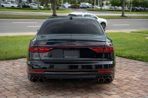 Used 2023 Audi S8 image 5
