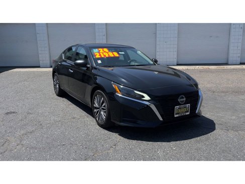 Used 2024 Nissan Altima 2.5 SV image 5