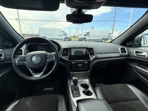 Used 2019 Jeep Grand Cherokee Altitude image 15